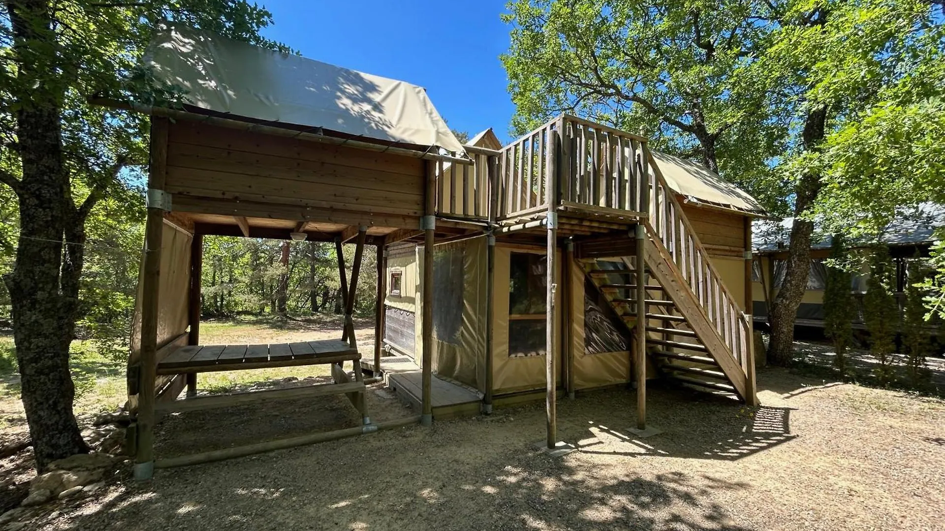Camping L'Avelanede Artignosc-sur-Verdon Campsite